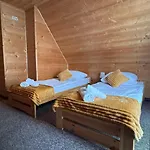 Skalny Brzeg Konukevi Czarna Góra